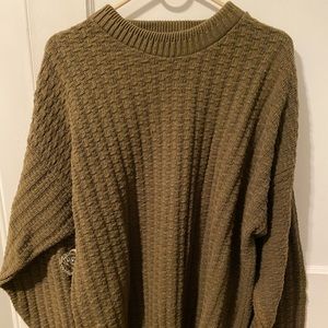 Men’s green sweater